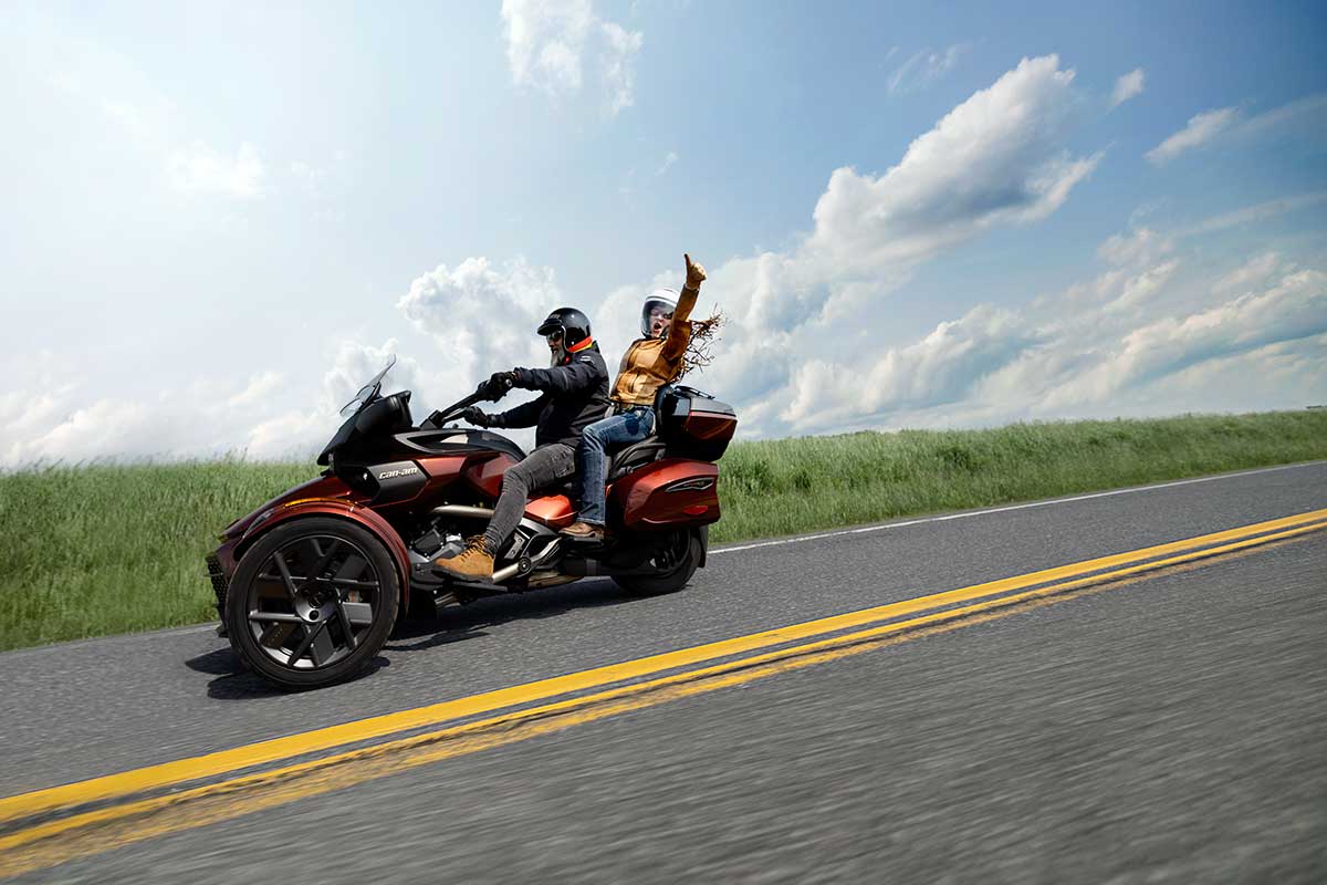 ONRD 3WV MY26 SPYDER F3 LTD SS MarsRed Action 003A2620 RGB